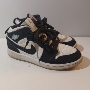Air Jordan 1 Mid SE Nike 'Glow in the Dark Panda' Kids Size 2Y